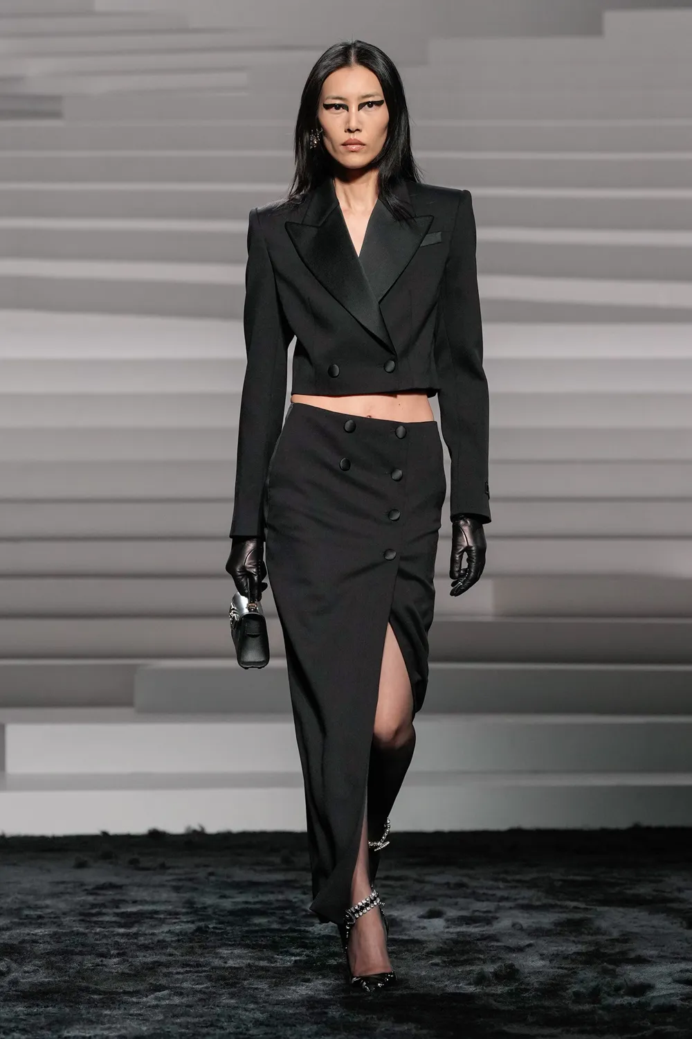 Versace Automne Hiver 2024 2025 Runway Magazine (73)