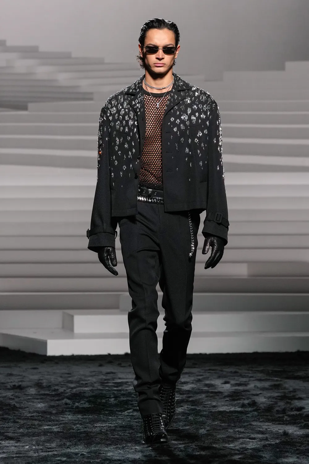 Versace Automne Hiver 2024 2025 Runway Magazine (74)