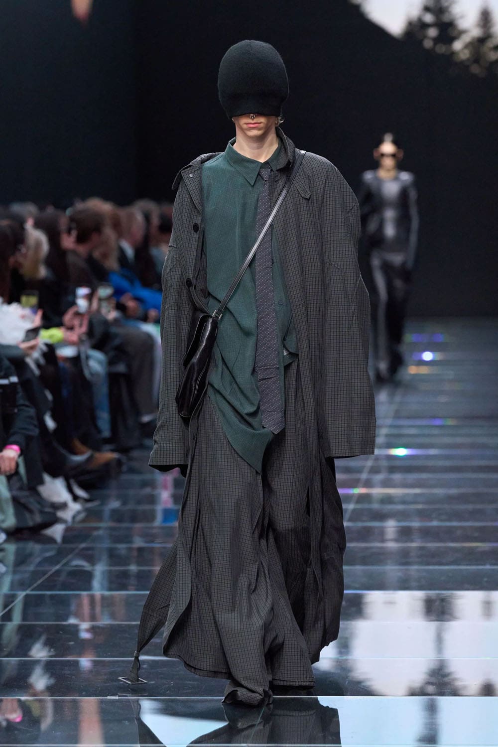 バレンシアガ 秋 2024、 秋 2024 2025 Runway 雑誌(15)