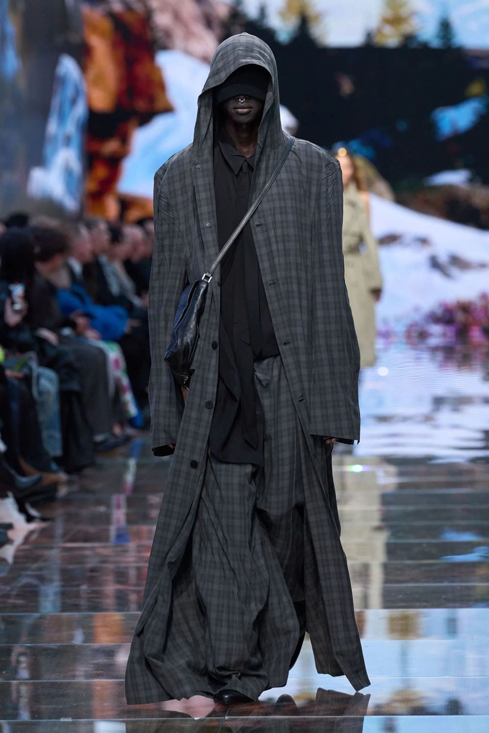 バレンシアガ 秋 2024、 秋 2024 2025 Runway 雑誌(19)