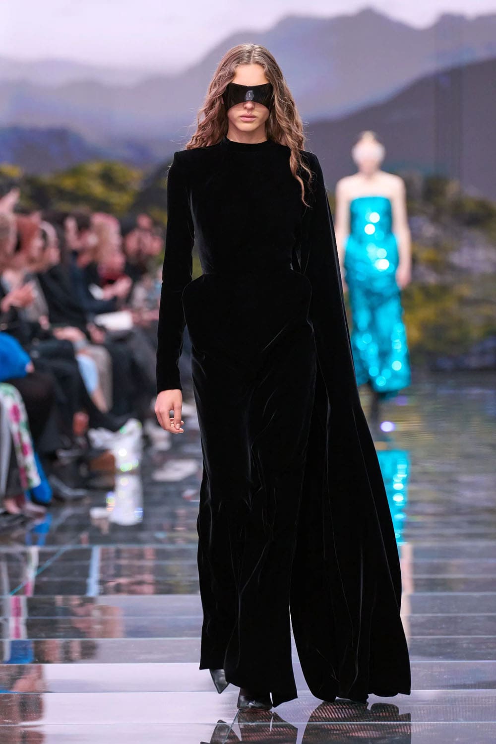 バレンシアガ 秋 2024、 秋 2024 2025 Runway 雑誌(2)