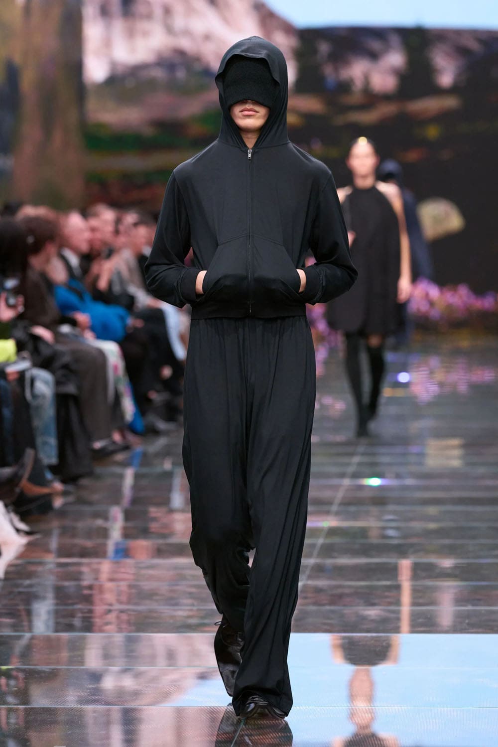 バレンシアガ 秋 2024、 秋 2024 2025 Runway 雑誌(23)