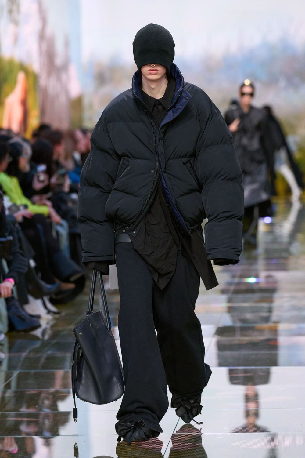 バレンシアガ 秋 2024、 秋 2024 2025 Runway 雑誌(33)