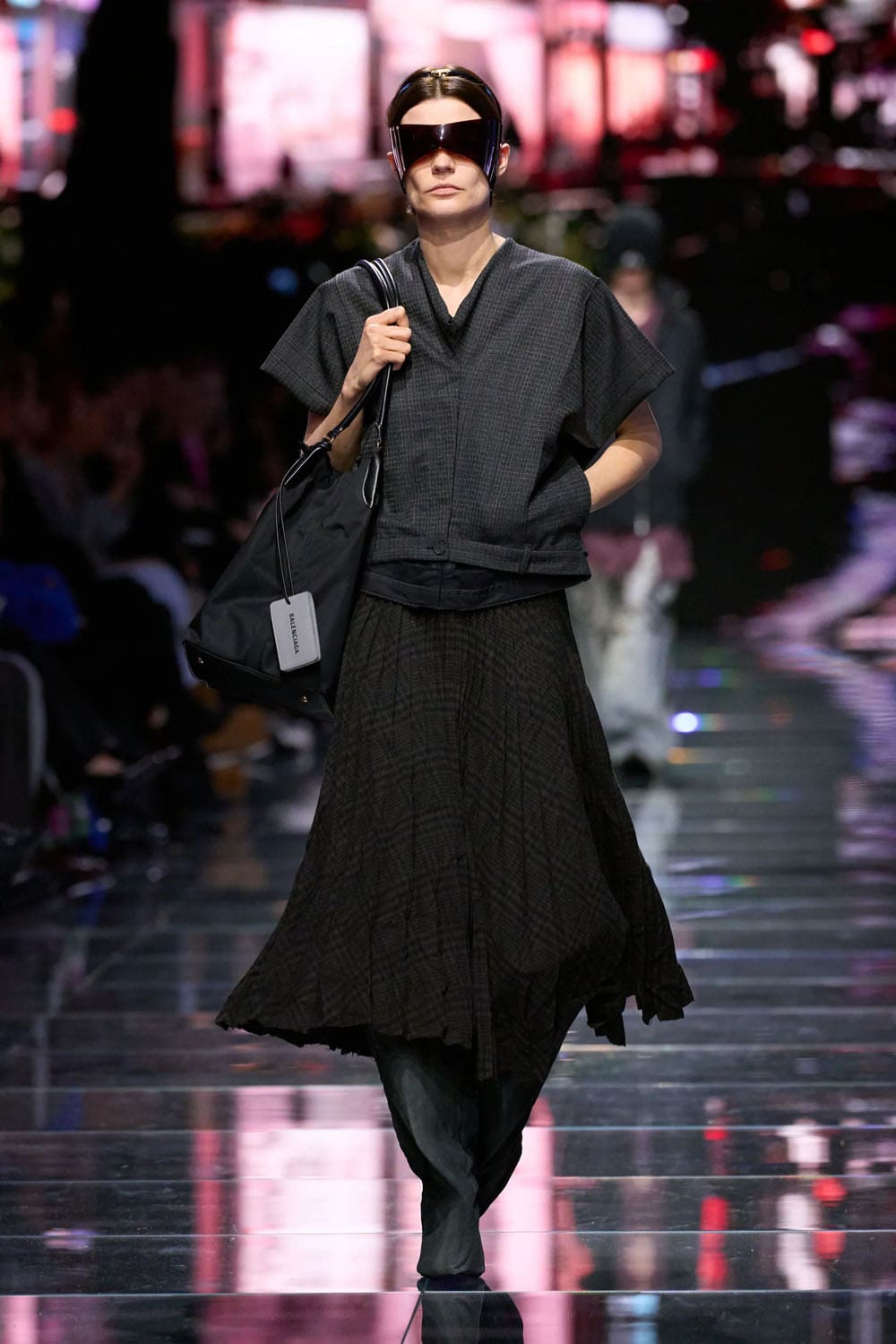 バレンシアガ 秋 2024、 秋 2024 2025 Runway 雑誌(38)