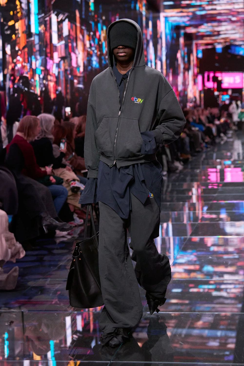 バレンシアガ 秋 2024、 秋 2024 2025 Runway 雑誌(41)