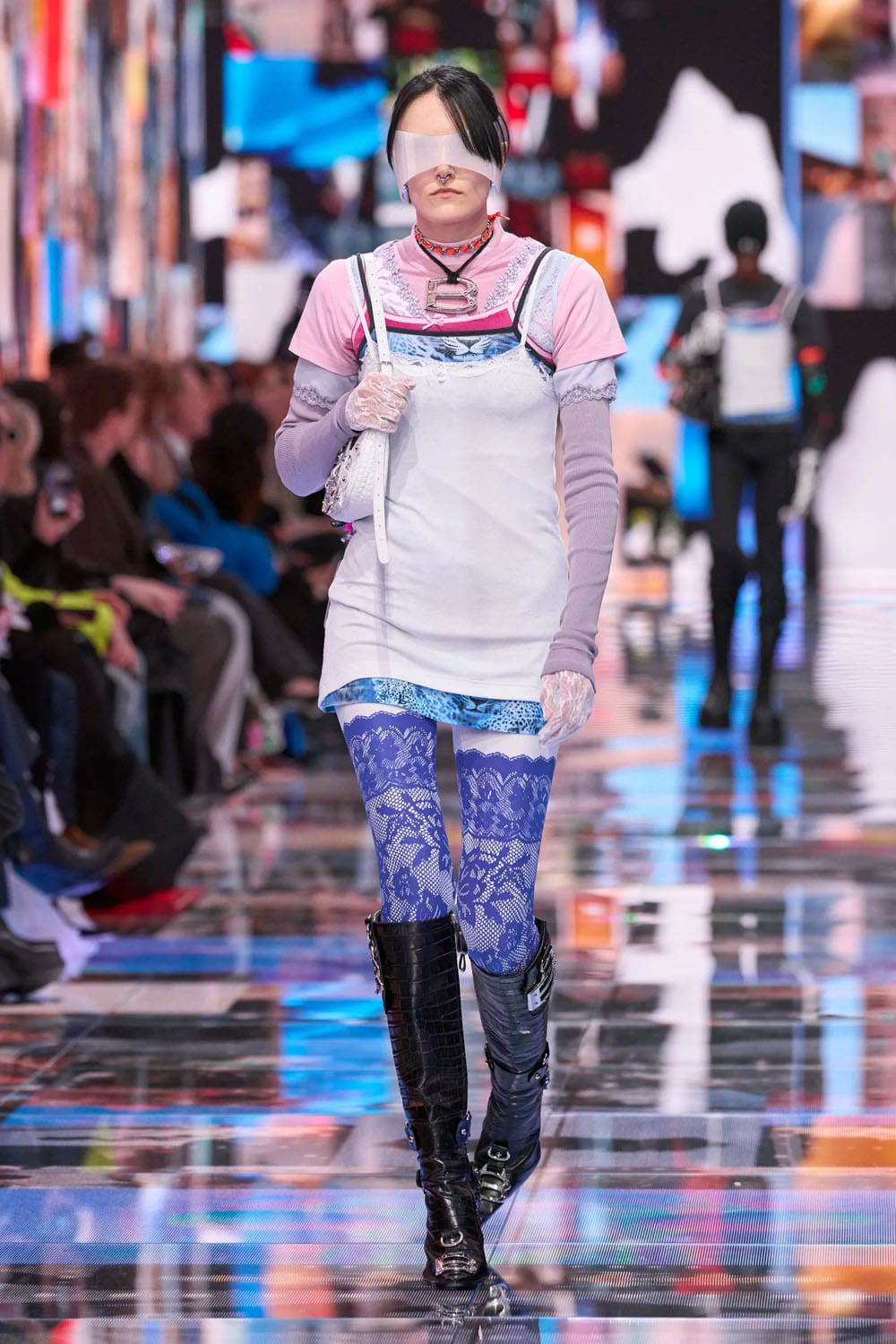 バレンシアガ 秋 2024、 秋 2024 2025 Runway 雑誌(53)