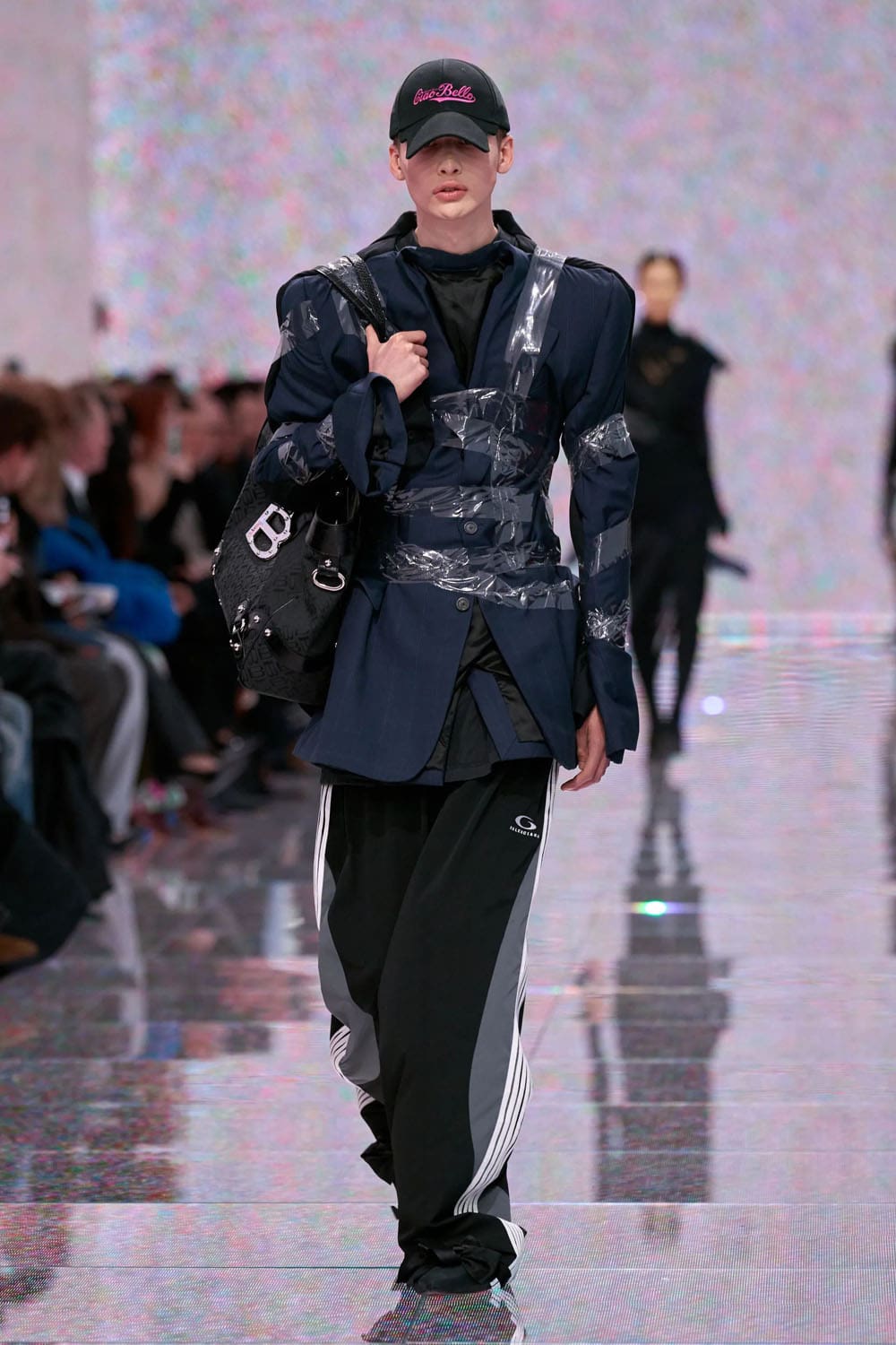 バレンシアガ 秋 2024、 秋 2024 2025 Runway 雑誌(60)