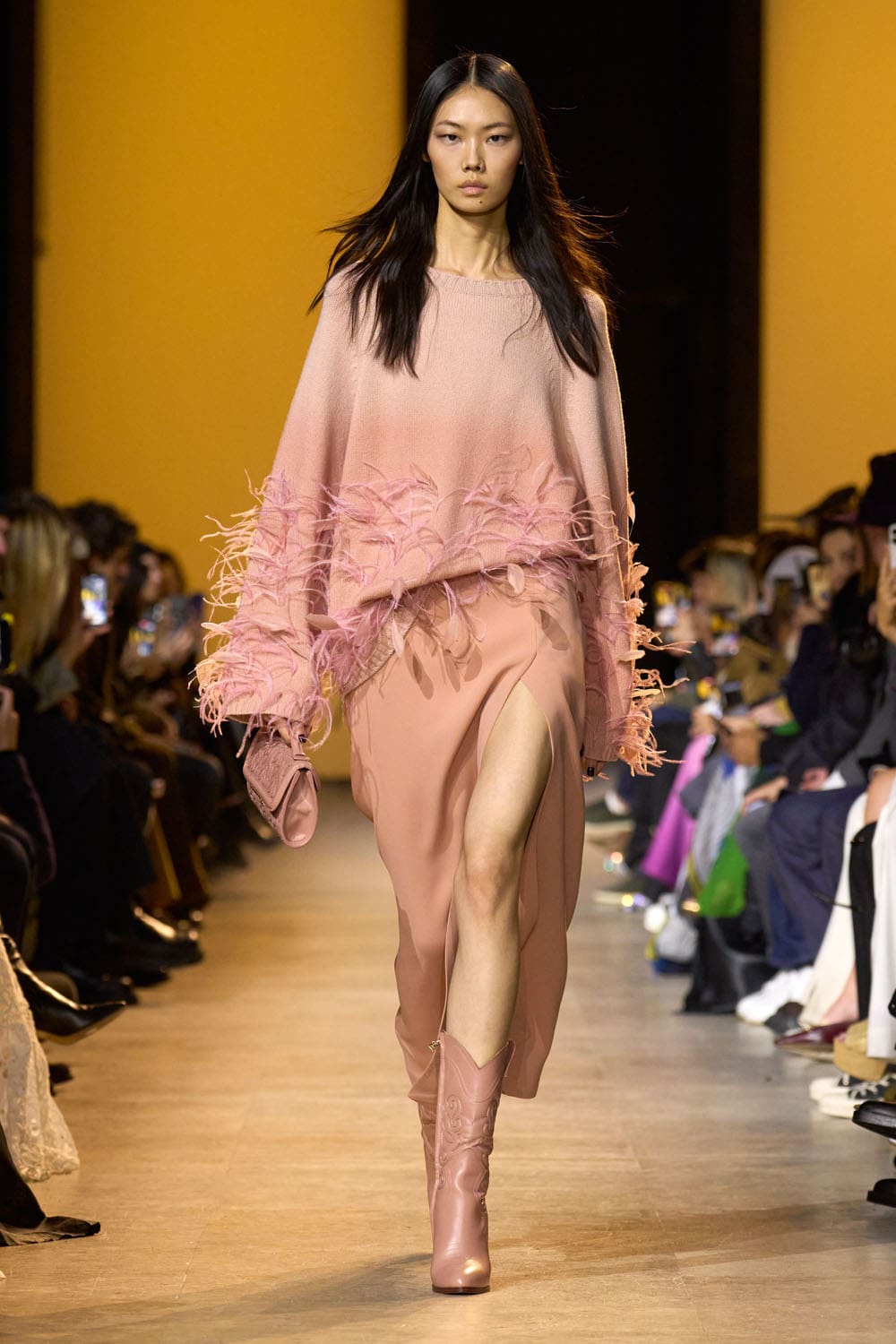 Elie Saab outono inverno 2024 2025 Pronto para Usar Runway Revista (14)