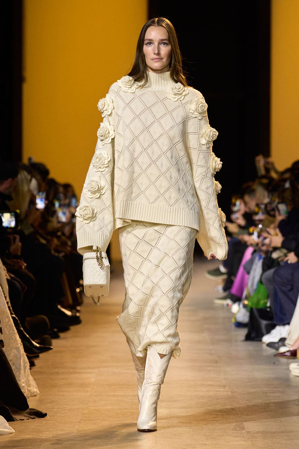 Elie Saab outono inverno 2024 2025 Pronto para Usar Runway Revista (18)