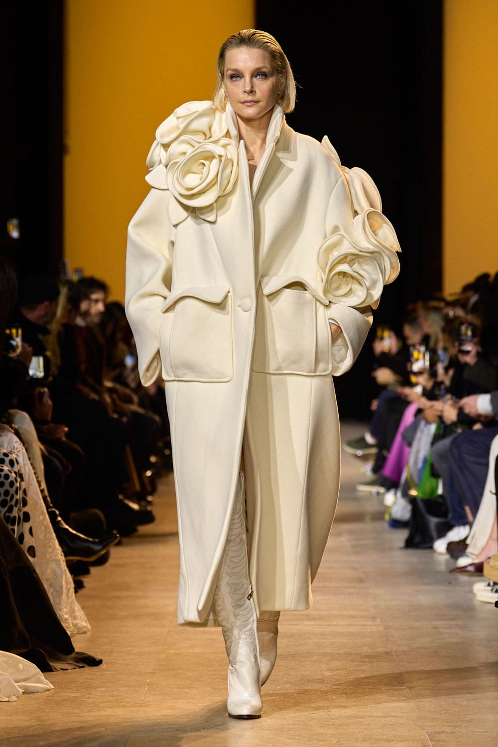 Elie Saab outono inverno 2024 2025 Pronto para Usar Runway Revista (19)