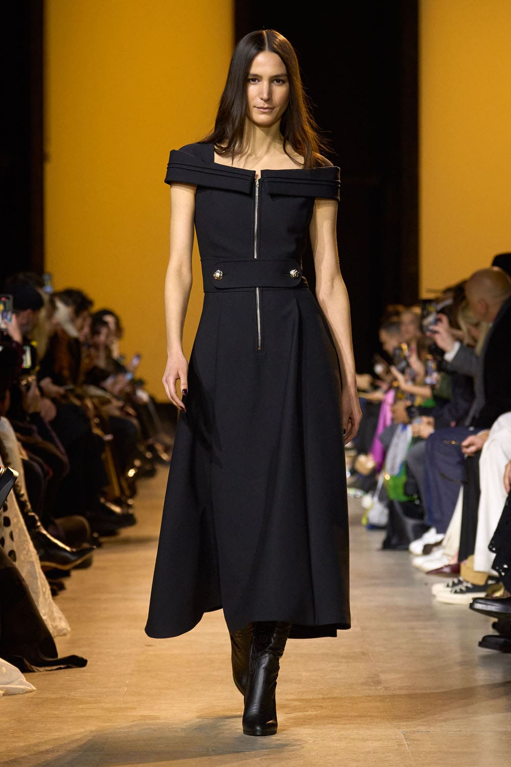 Elie Saab outono inverno 2024 2025 Pronto para Usar Runway Revista (23)