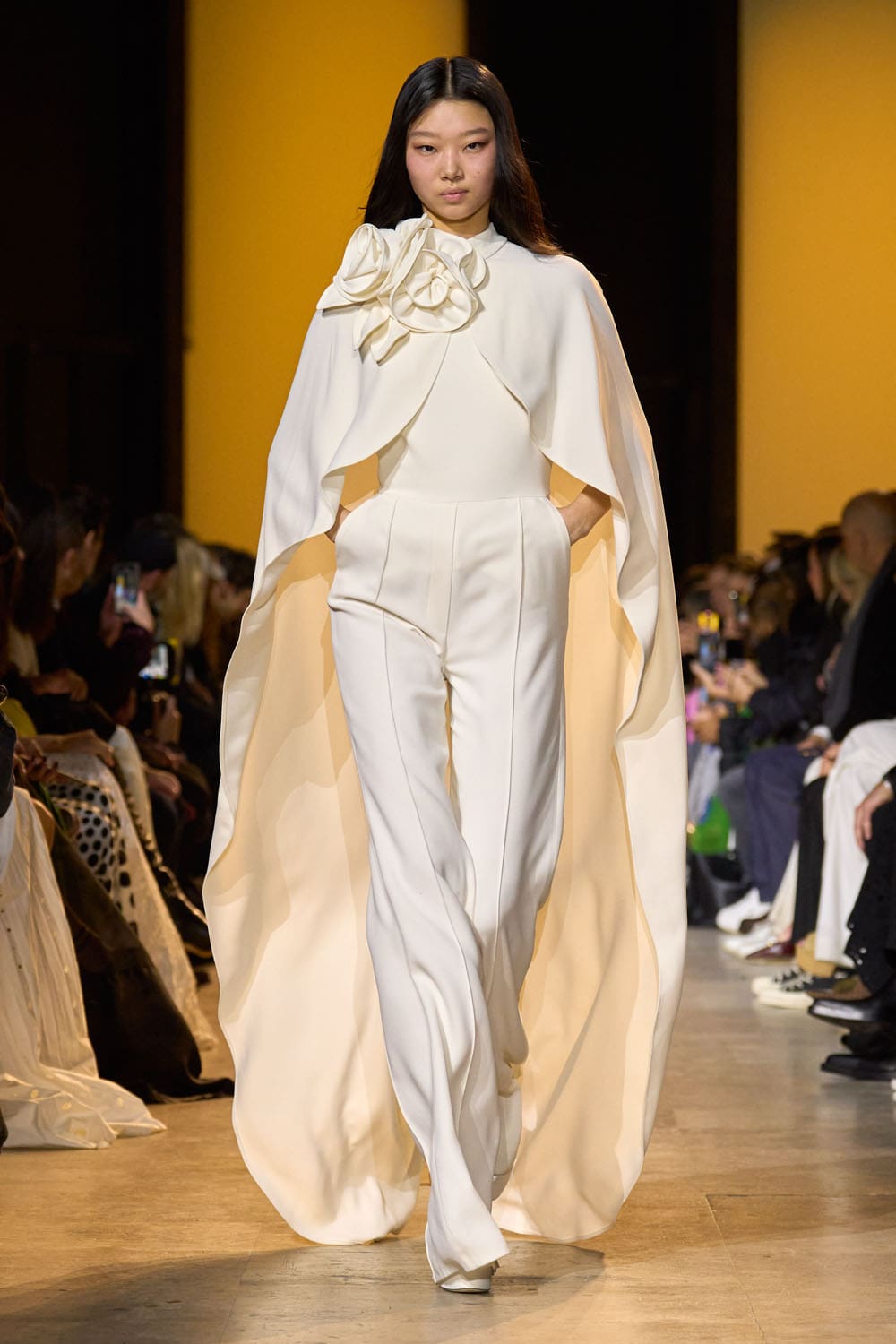 Elie Saab outono inverno 2024 2025 Pronto para Usar Runway Revista (26)