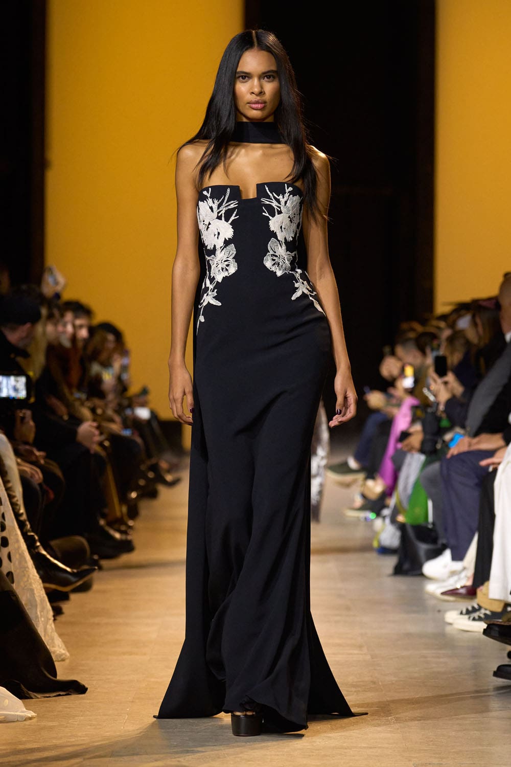 Elie Saab outono inverno 2024 2025 Pronto para Usar Runway Revista (30)