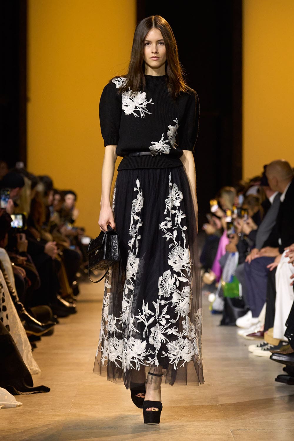 Elie Saab outono inverno 2024 2025 Pronto para Usar Runway Revista (31)