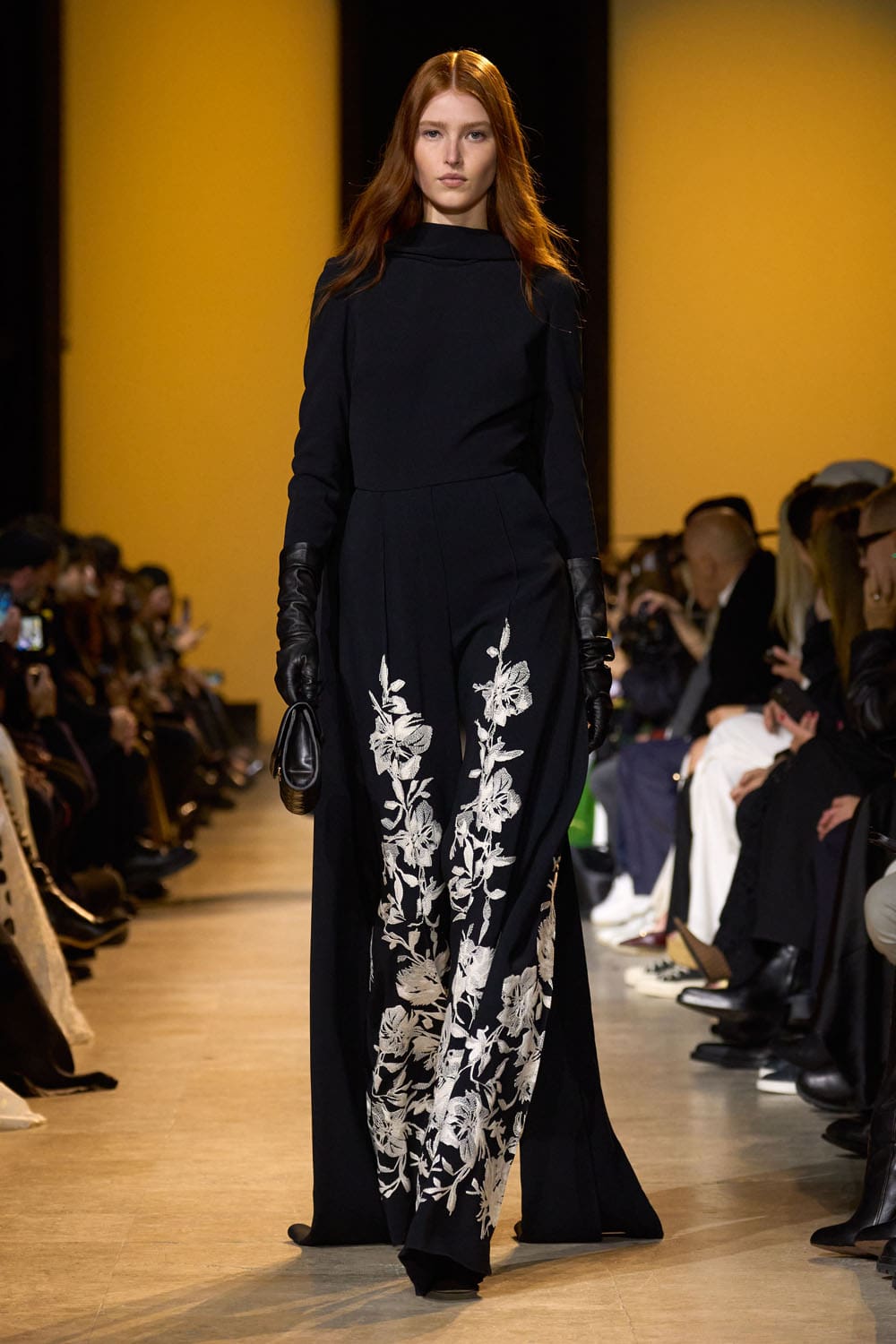 Elie Saab outono inverno 2024 2025 Pronto para Usar Runway Revista (33)