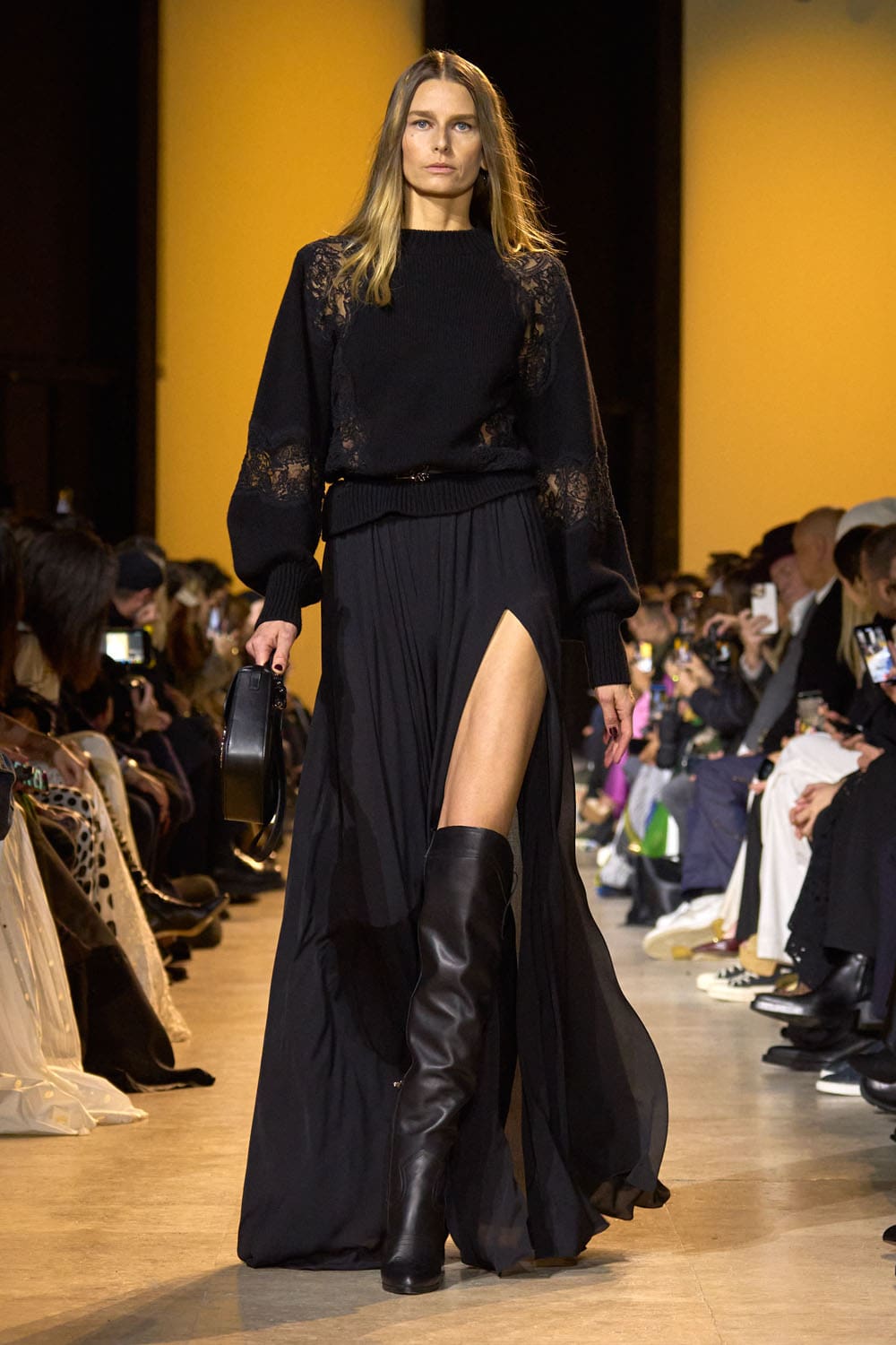 Elie Saab outono inverno 2024 2025 Pronto para Usar Runway Revista (36)