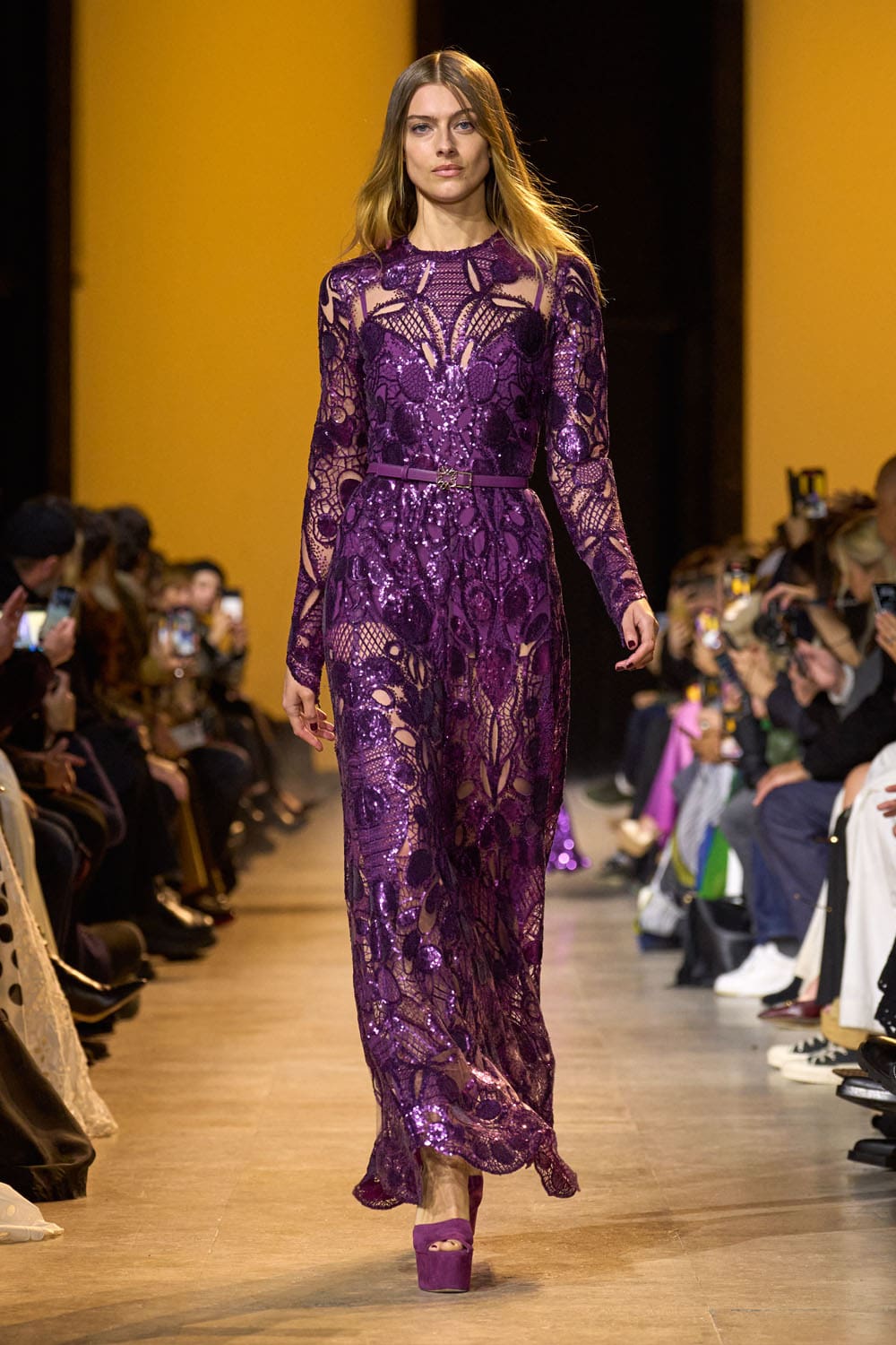 Elie Saab outono inverno 2024 2025 Pronto para Usar Runway Revista (45)