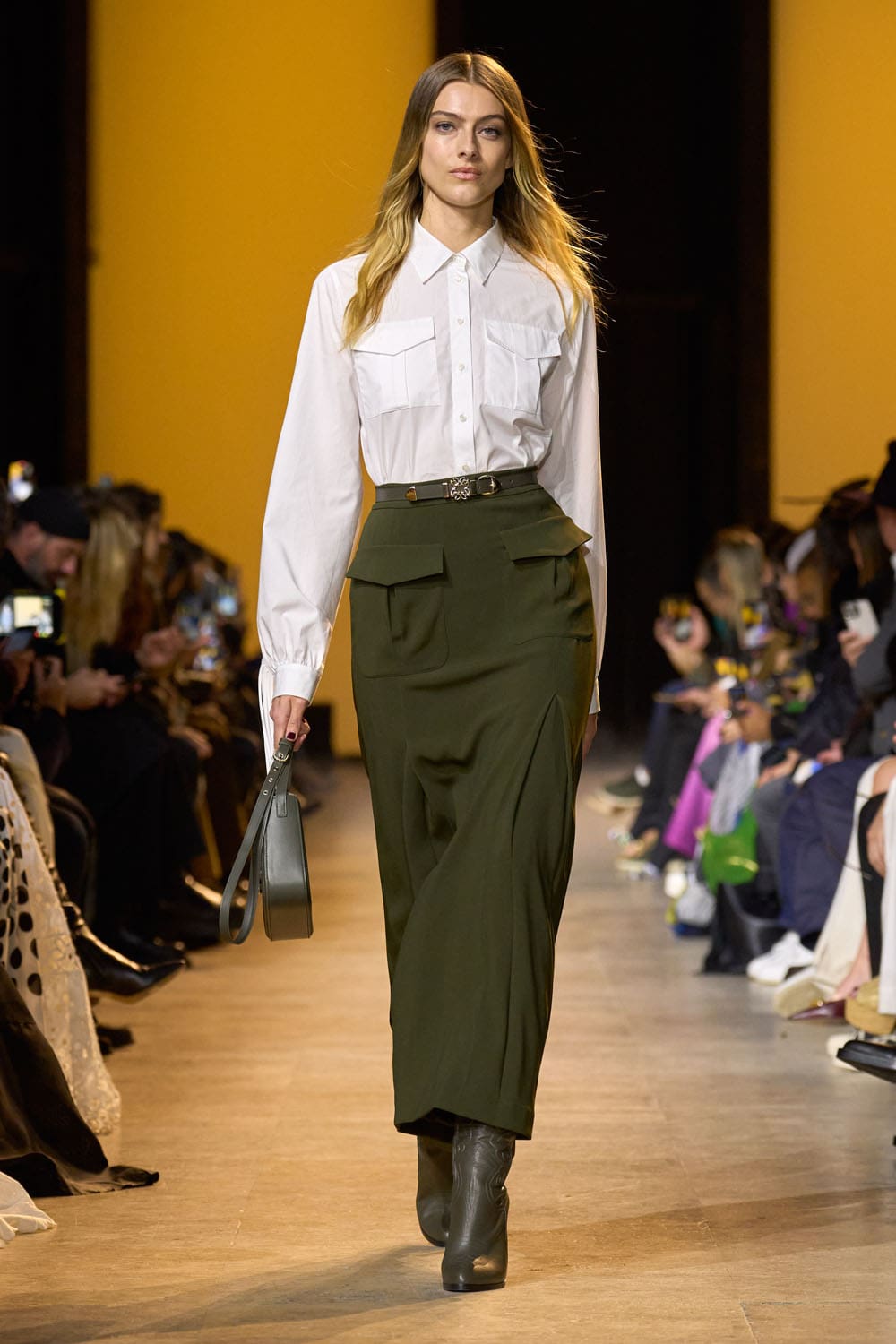 Elie Saab outono inverno 2024 2025 Pronto para Usar Runway Revista (6)