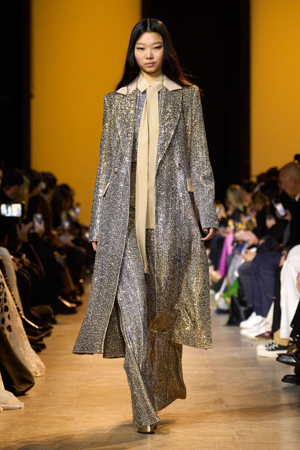Elie Saab outono inverno 2024 2025 Pronto para Usar Runway Revista (63)