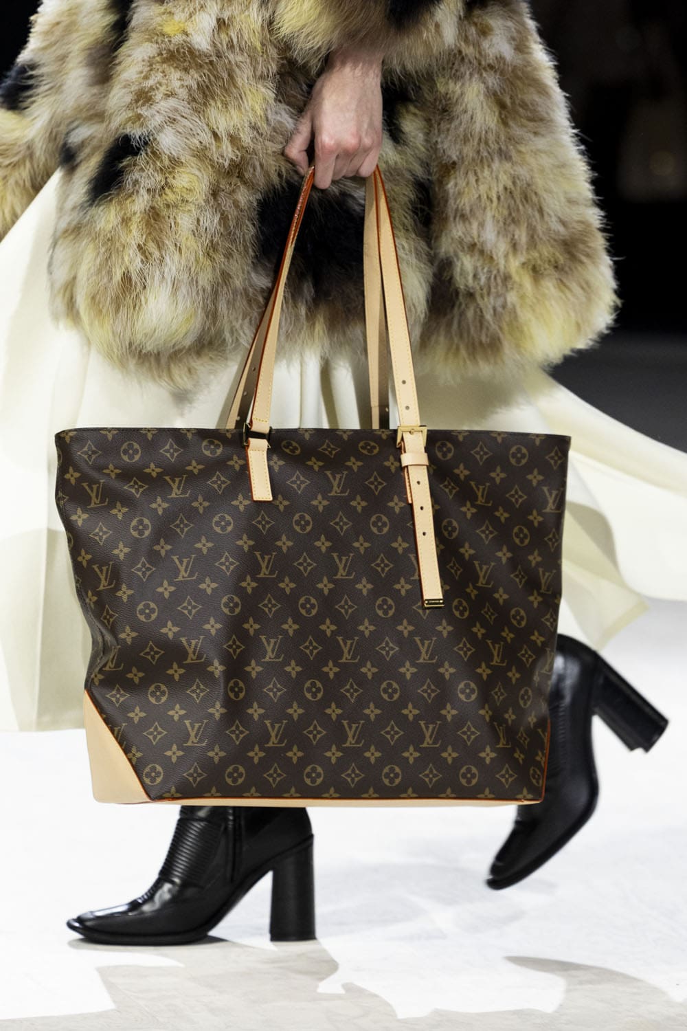 Autunno Louis Vuitton 2024 25 Borse, Louis Vuitton Autunno 2024 Dettagli Runway Magazine (25)