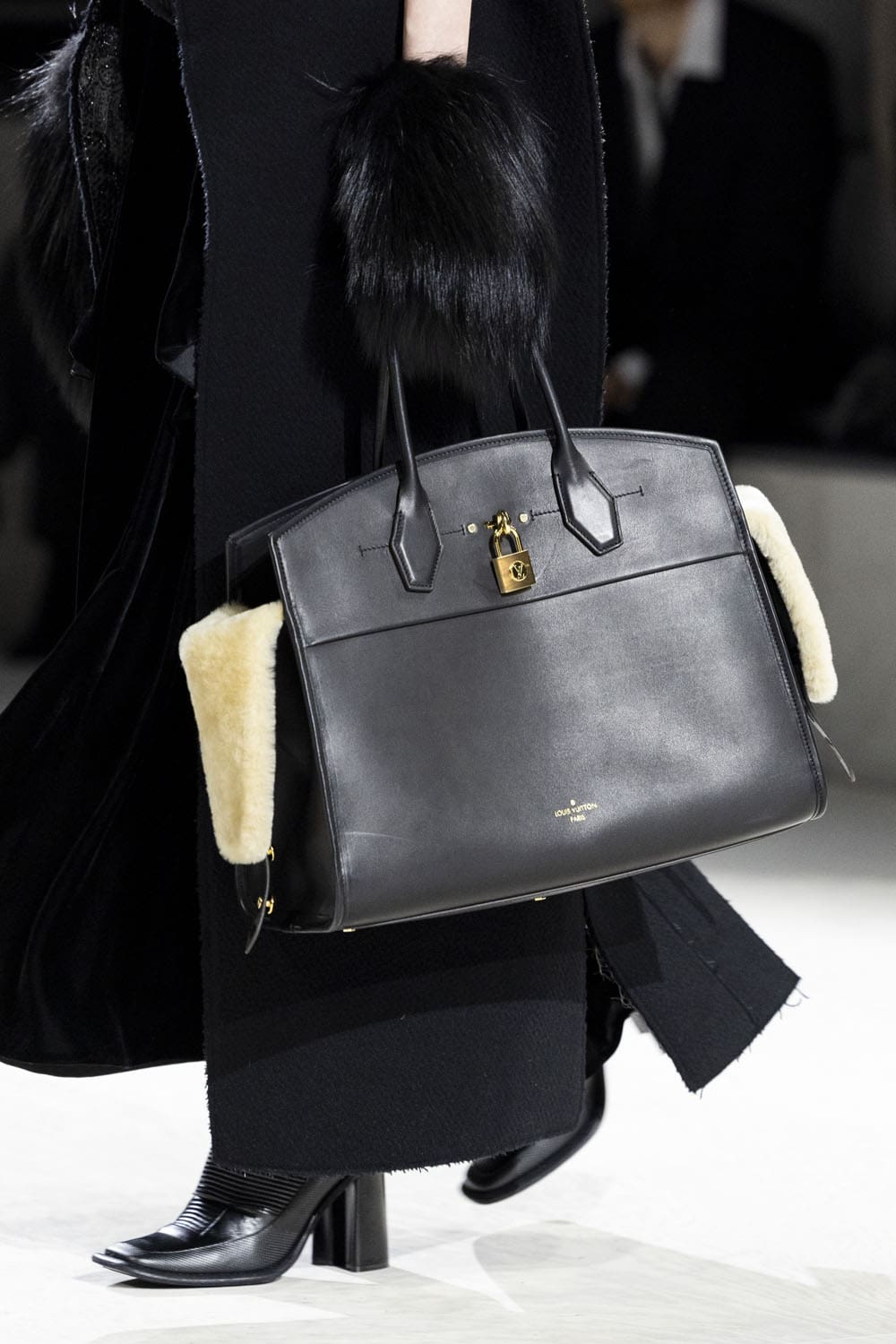 Autunno Louis Vuitton 2024 25 Borse, Louis Vuitton Autunno 2024 Dettagli Runway Magazine (33)