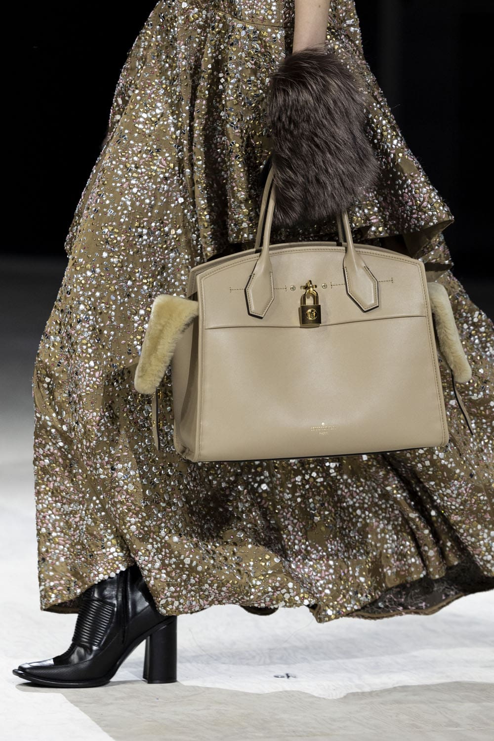 Autunno Louis Vuitton 2024 25 Borse, Louis Vuitton Autunno 2024 Dettagli Runway Magazine (36)