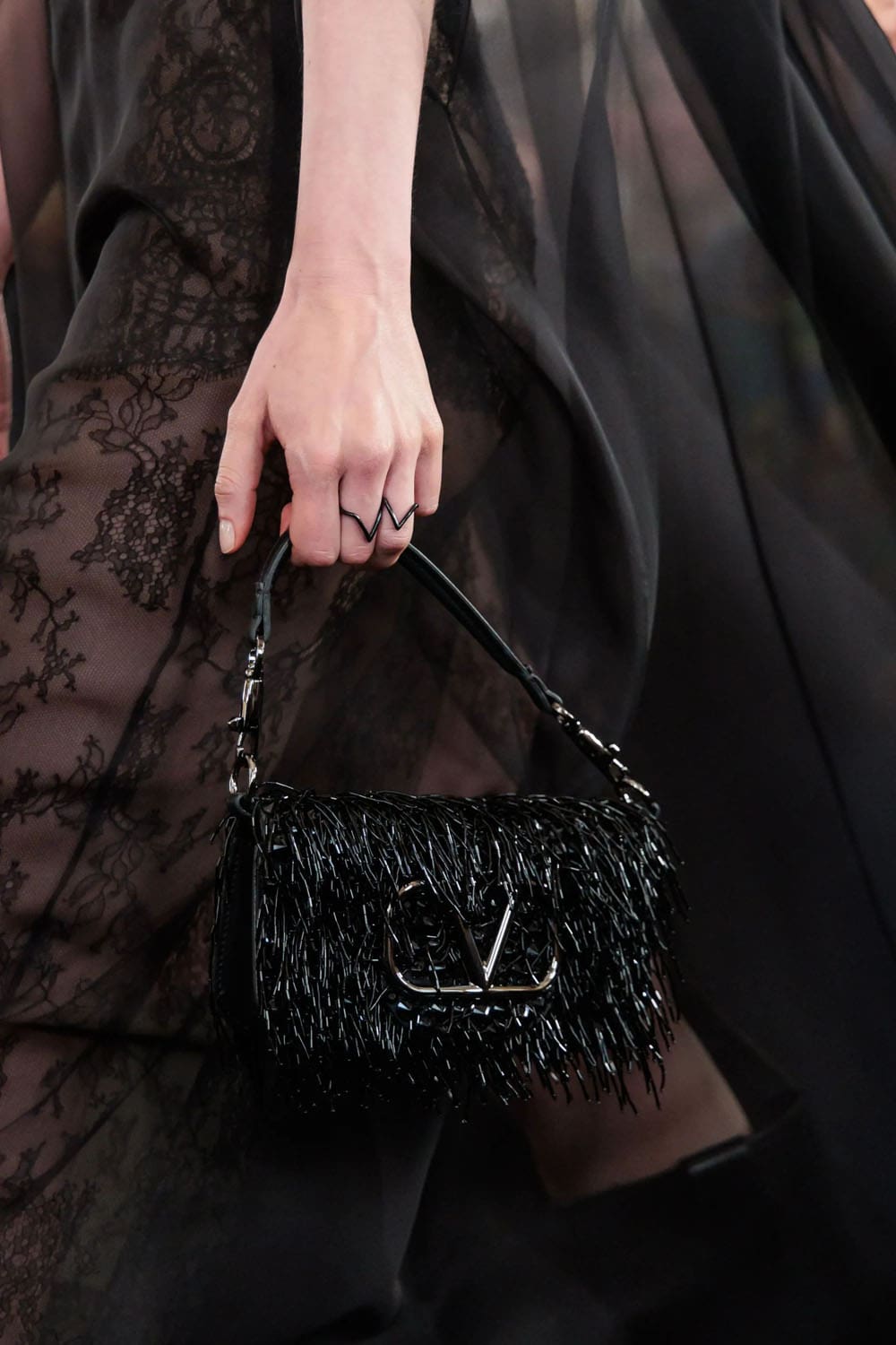 Valentino Herbst 2024, Herbst Winter 2024 2025 Einzelheiten RTW Runway Magazin (9)