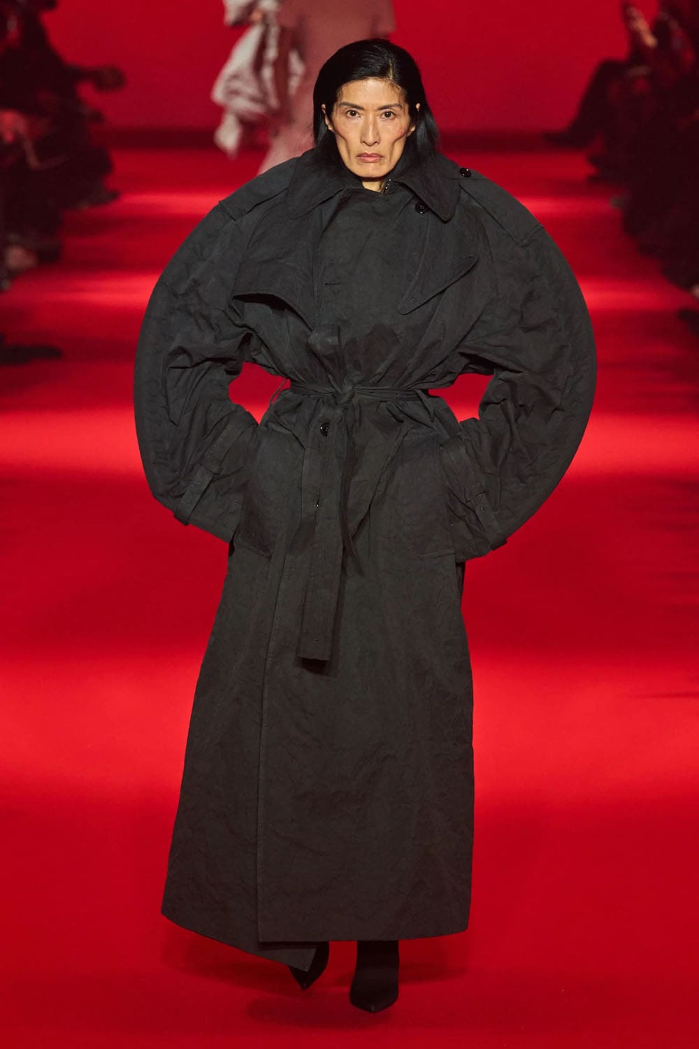 Caída de Vetements 2024, Otoño invierno 2024 2025 Runway Revista (21)