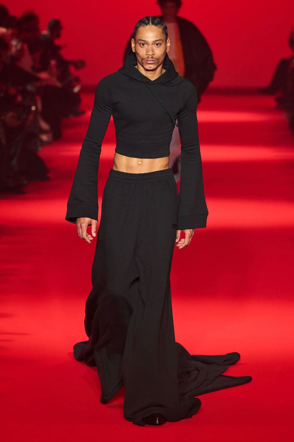Caída de Vetements 2024, Otoño invierno 2024 2025 Runway Revista (36)