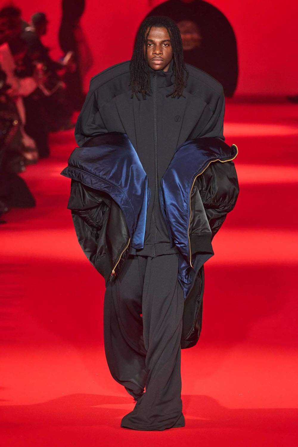 Caída de Vetements 2024, Otoño invierno 2024 2025 Runway Revista (51)
