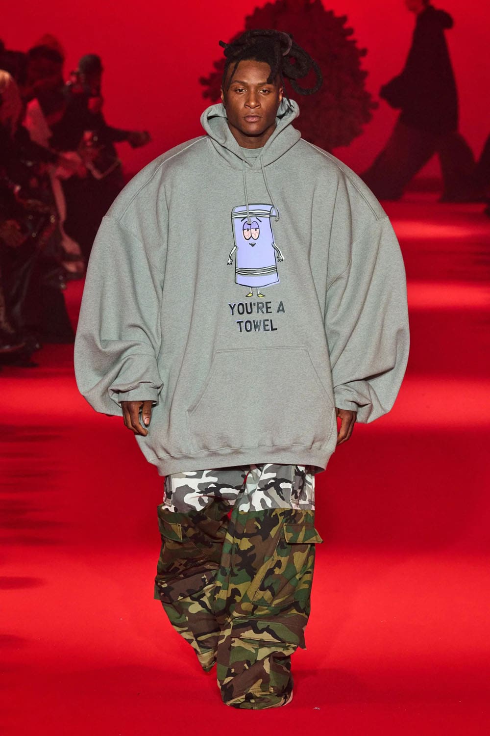 Caída de Vetements 2024, Otoño invierno 2024 2025 Runway Revista (57)
