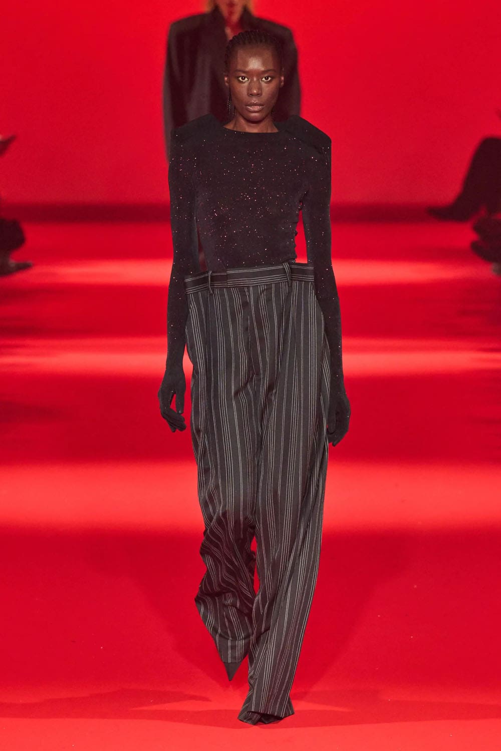 Caída de Vetements 2024, Otoño invierno 2024 2025 Runway Revista (66)