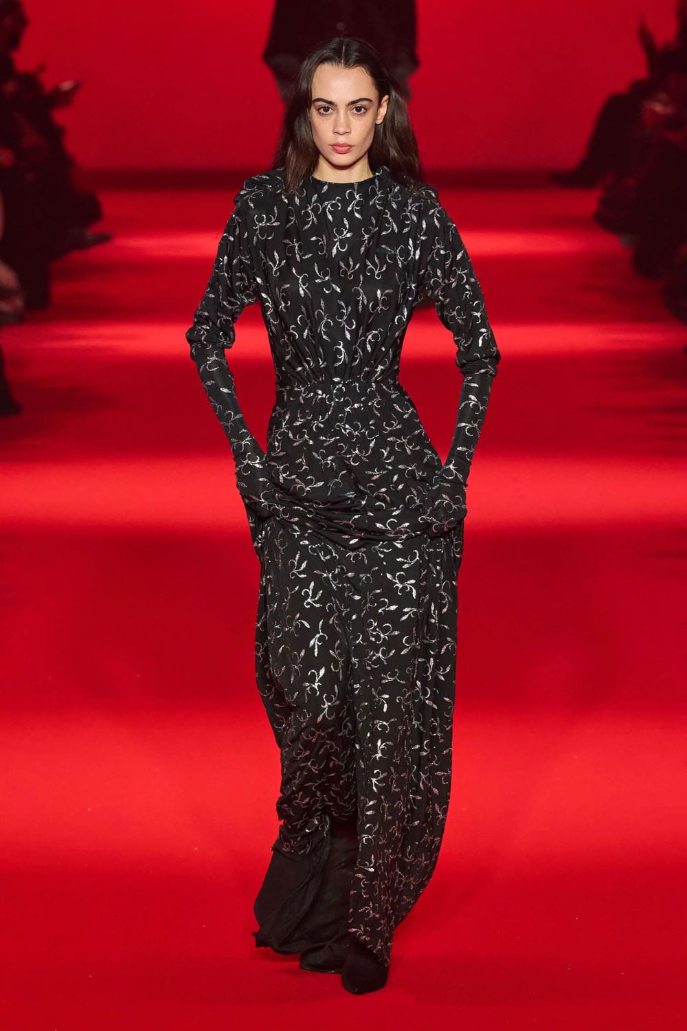 Caída de Vetements 2024, Otoño invierno 2024 2025 Runway Revista (68)