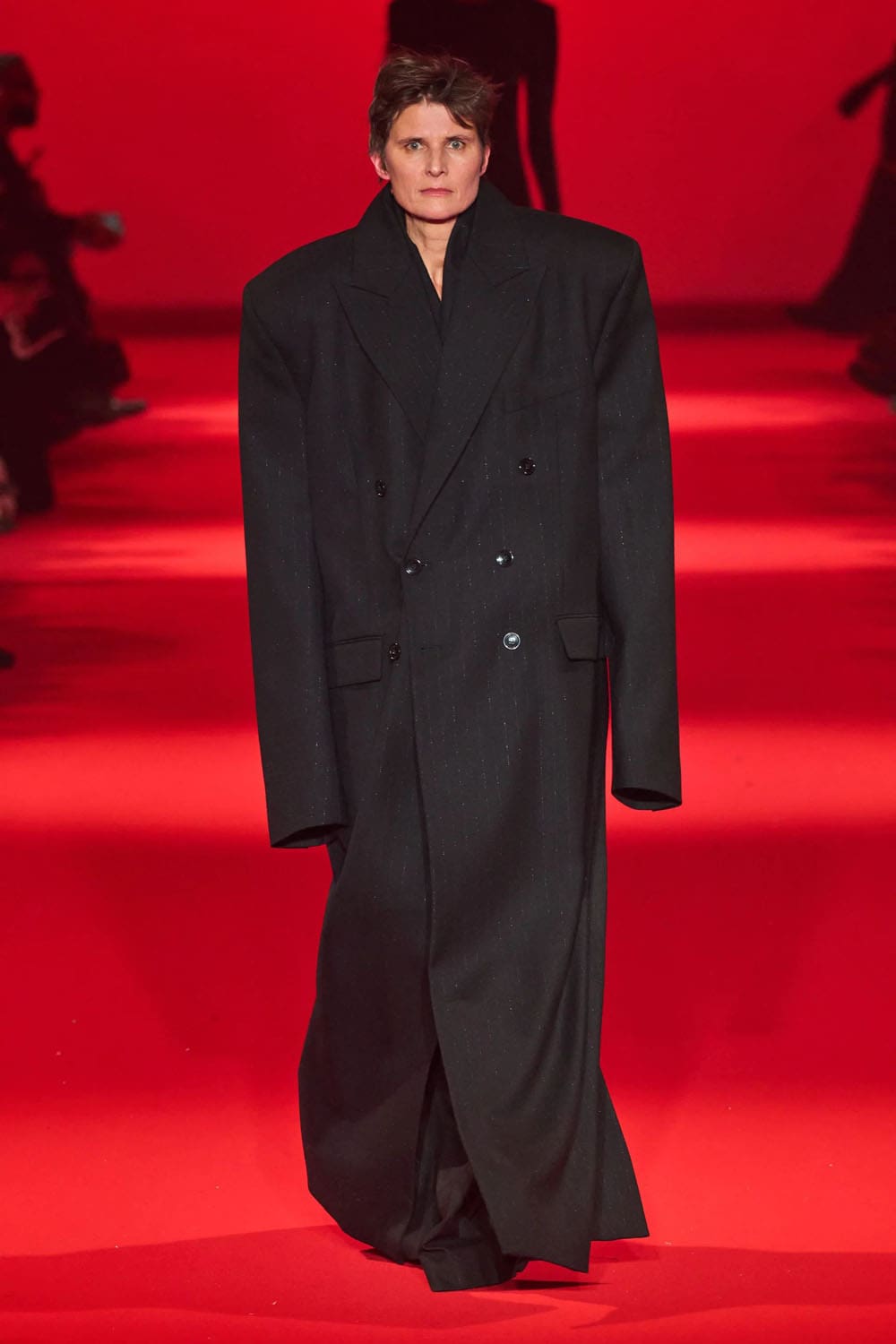 Caída de Vetements 2024, Otoño invierno 2024 2025 Runway Revista (70)