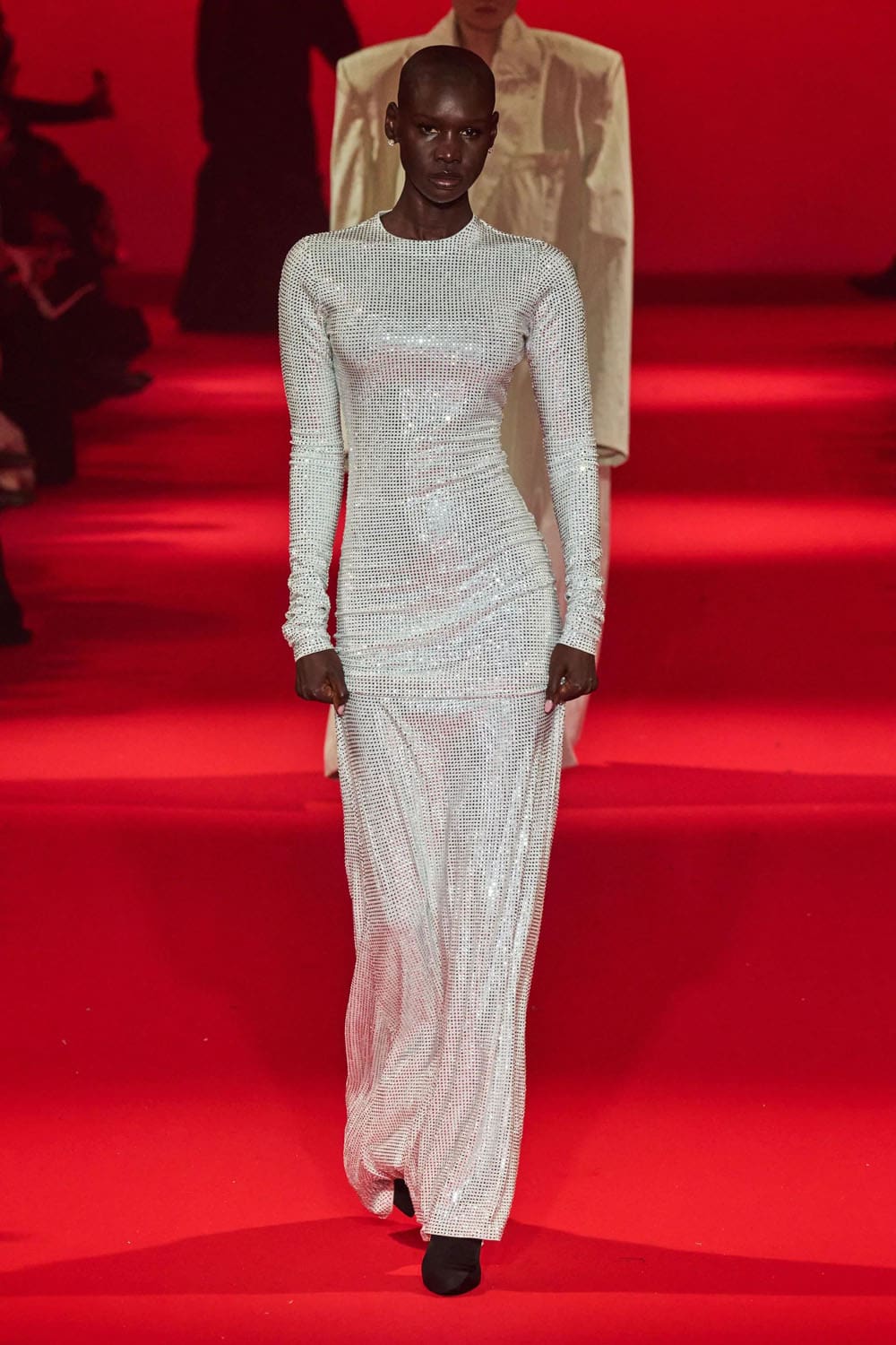 Caída de Vetements 2024, Otoño invierno 2024 2025 Runway Revista (74)