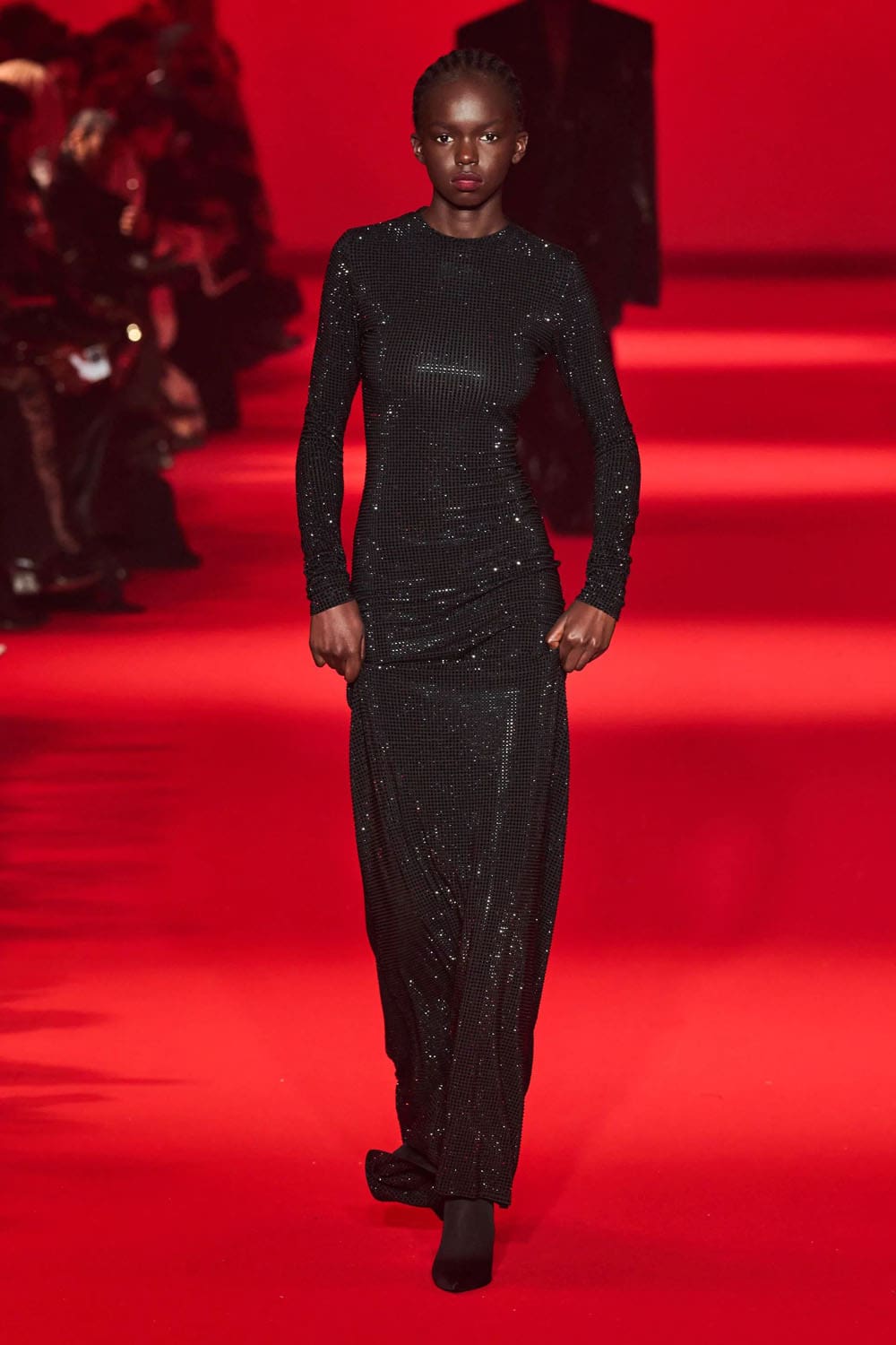 Caída de Vetements 2024, Otoño invierno 2024 2025 Runway Revista (77)