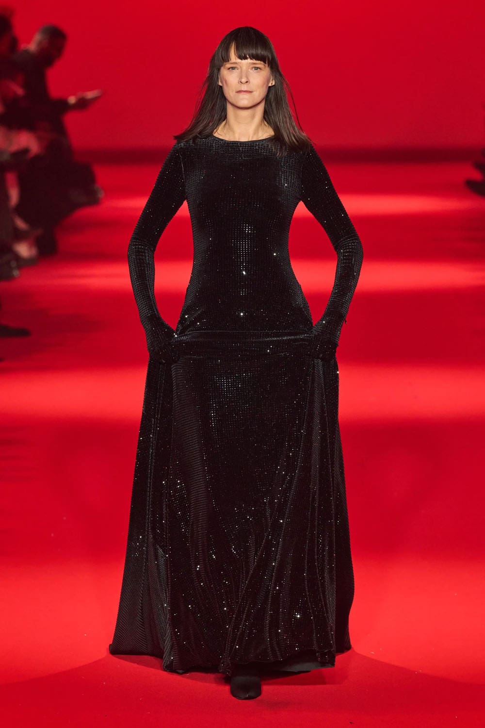 Caída de Vetements 2024, Otoño invierno 2024 2025 Runway Revista (88)