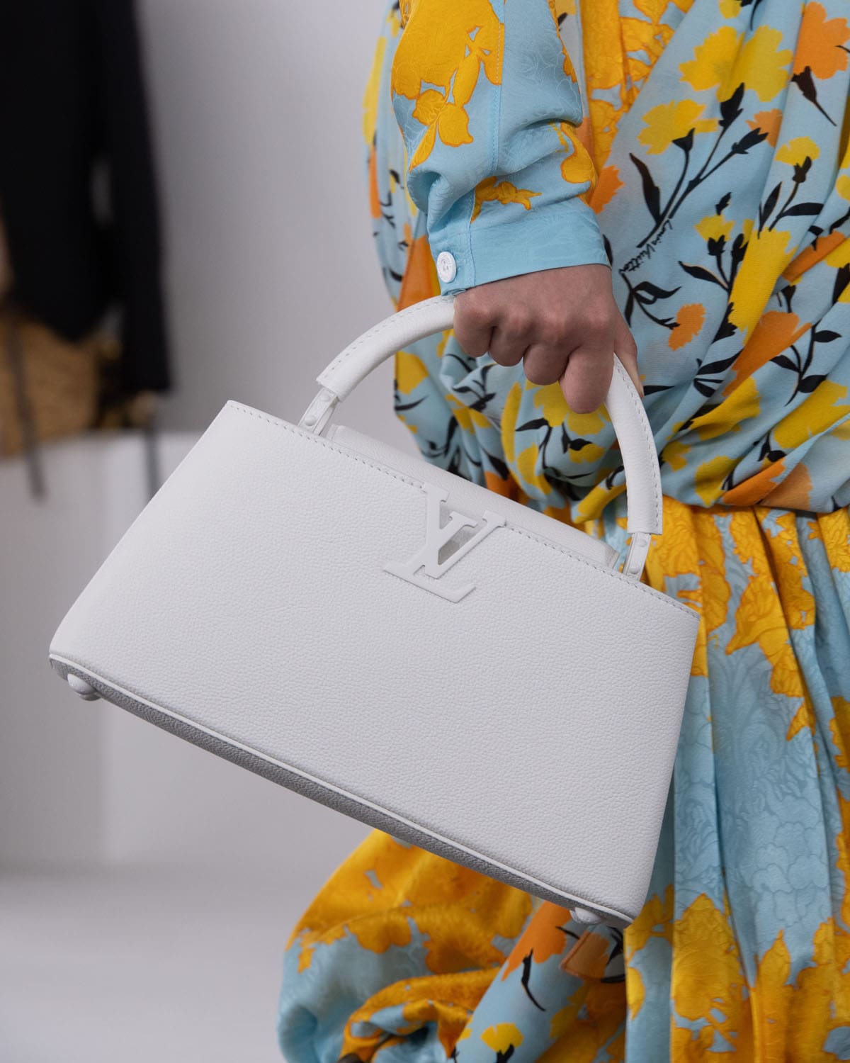 Louis Vuitton antes del otoño 2024 Bolsas Shangai Runway Revistas