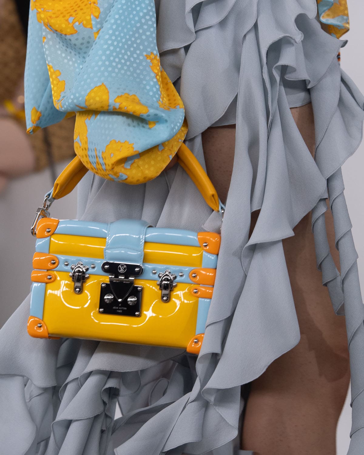Louis Vuitton antes del otoño 2024 Bolsas Shangai Runway Revistas