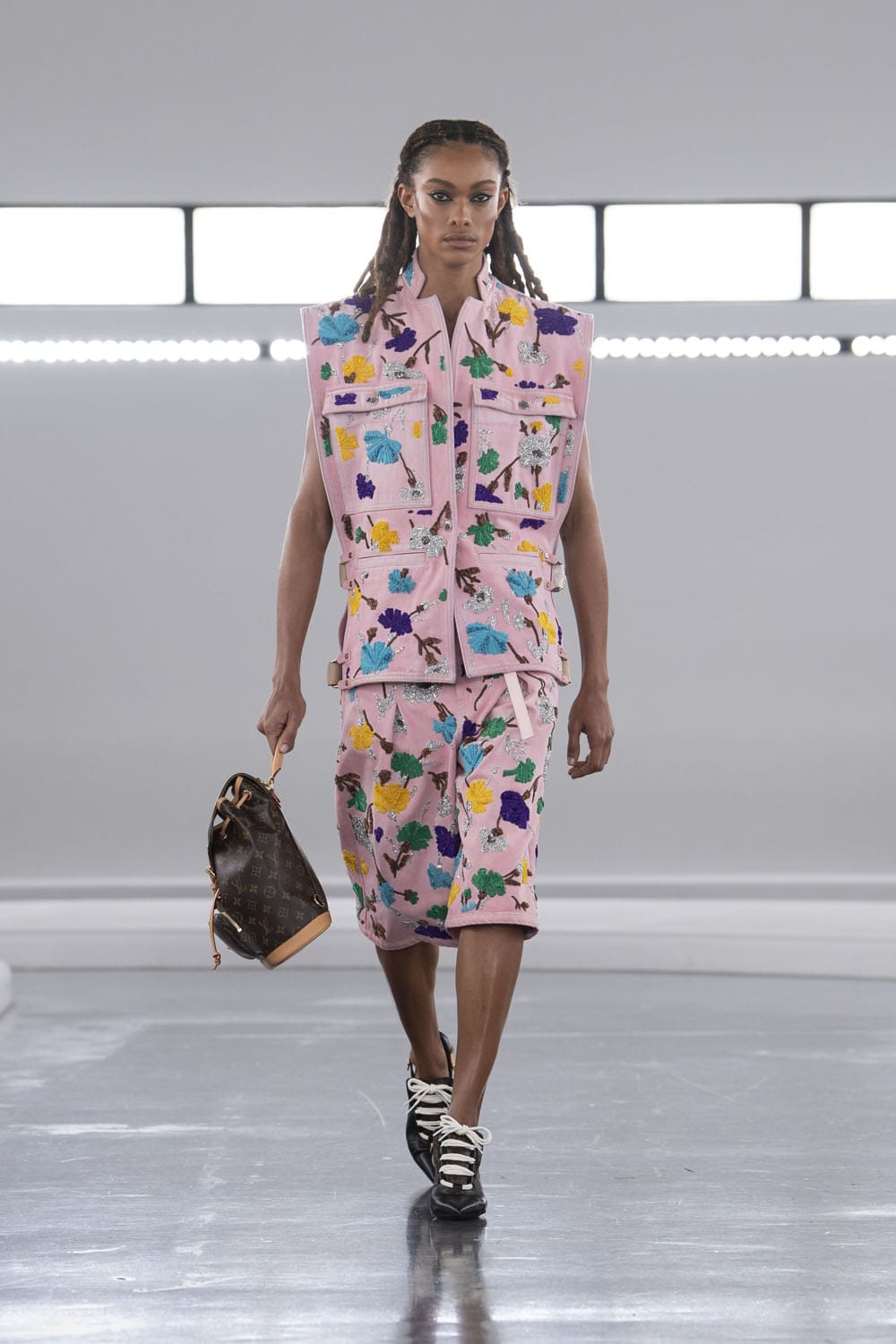 Louis Vuitton antes del otoño 2024 Shanghai Runway Revista (11)
