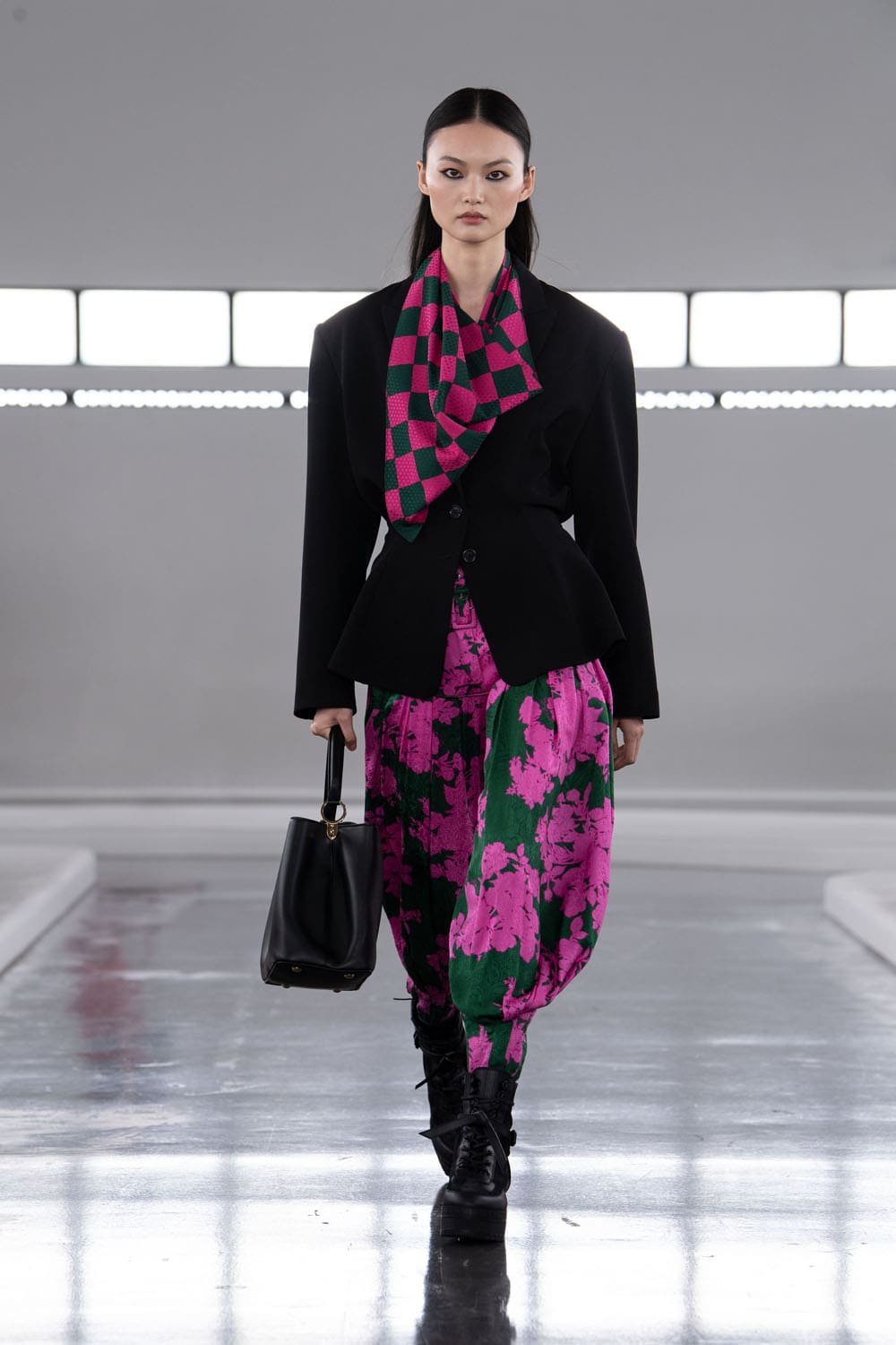 Louis Vuitton antes del otoño 2024 Shanghai Runway Revista (17)