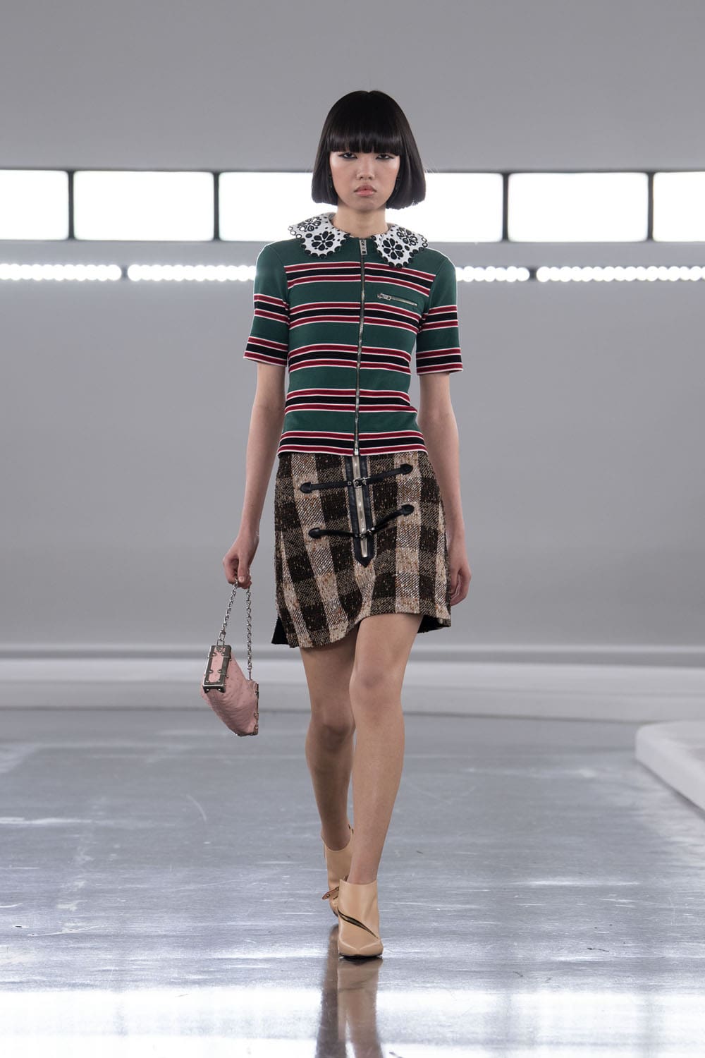 Louis Vuitton antes del otoño 2024 Shanghai Runway Revista (18)