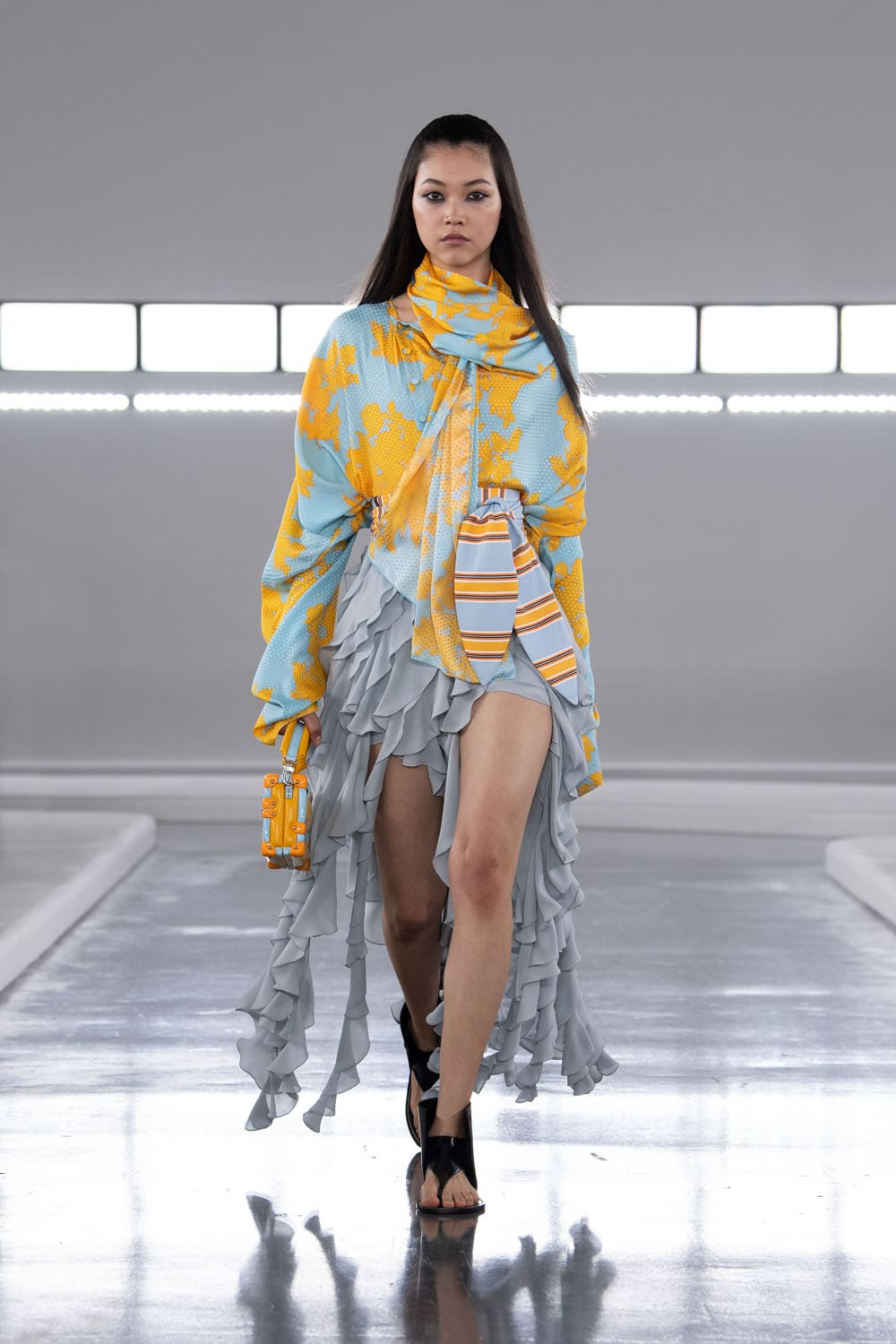 Louis Vuitton antes del otoño 2024 Shanghai Runway Revista (30)