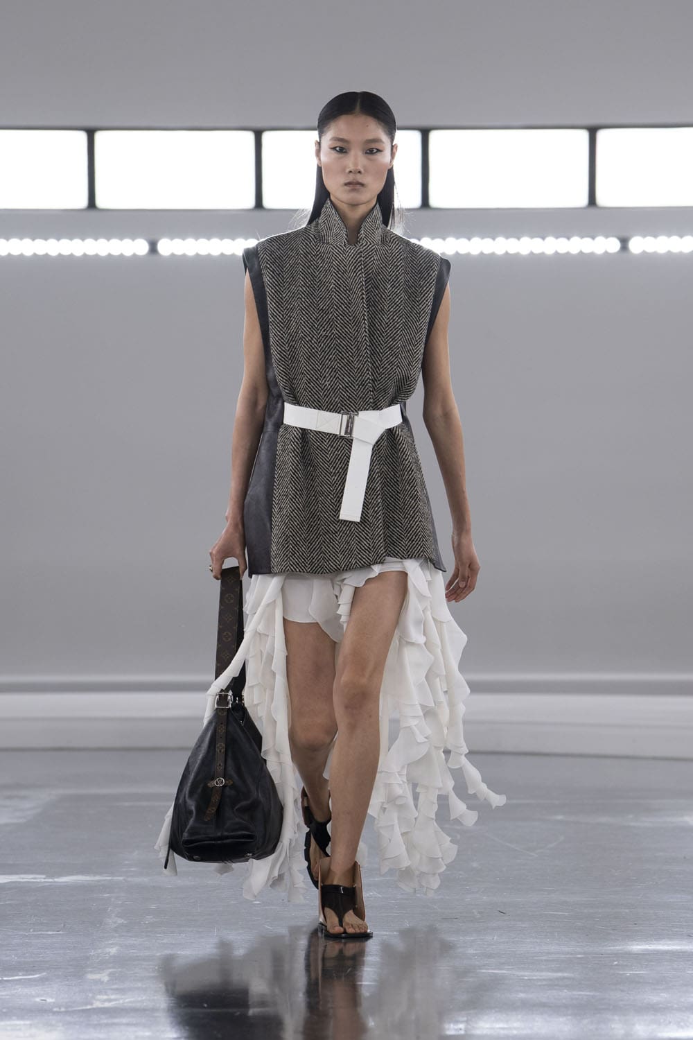 Louis Vuitton antes del otoño 2024 Shanghai Runway Revista (36)