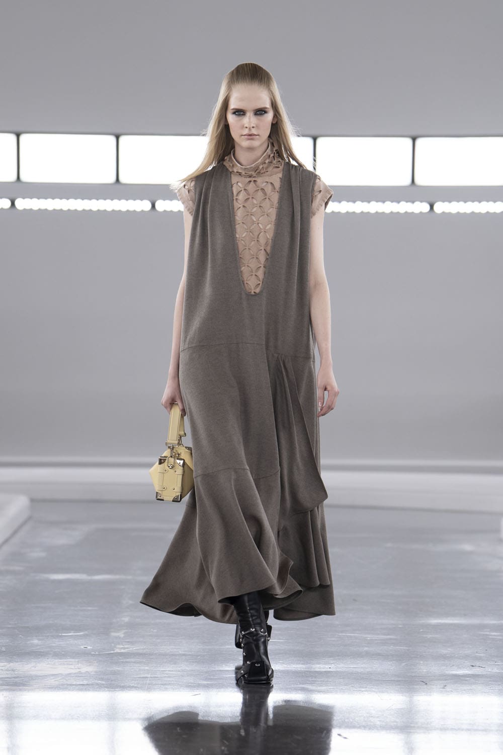 Louis Vuitton antes del otoño 2024 Shanghai Runway Revista (38)