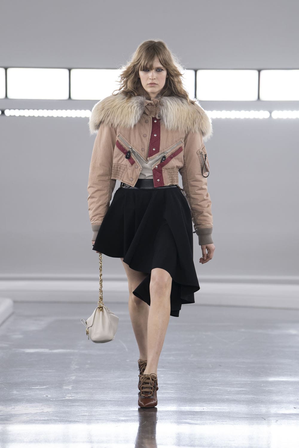 Louis Vuitton antes del otoño 2024 Shanghai Runway Revista (43)