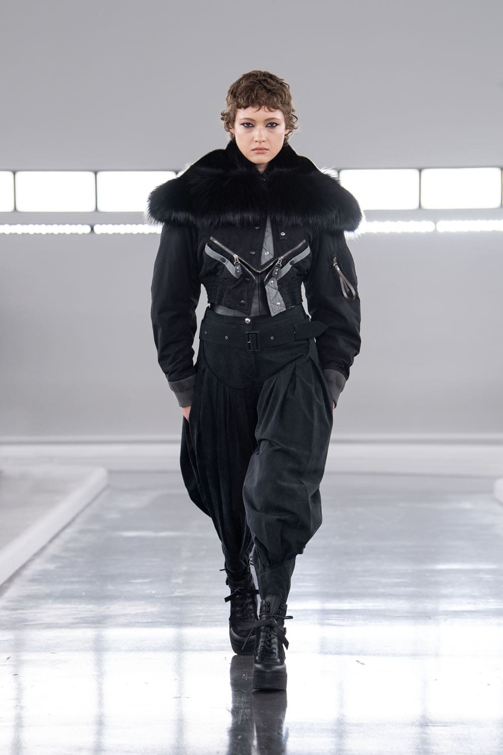 Louis Vuitton antes del otoño 2024 Shanghai Runway Revista (46)