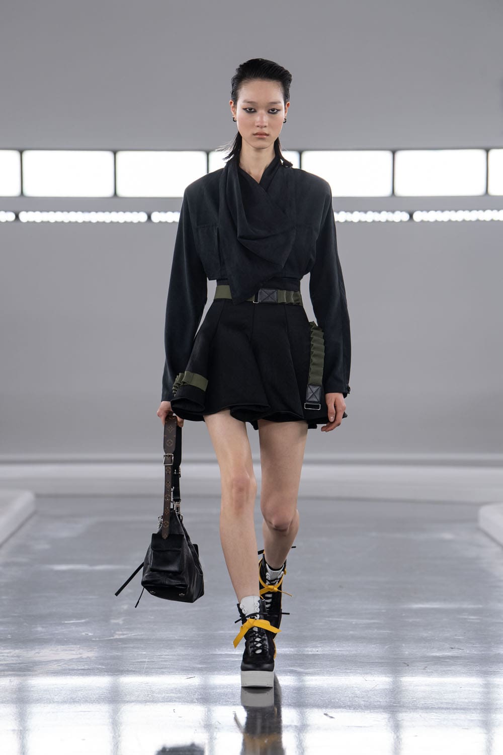 Louis Vuitton antes del otoño 2024 Shanghai Runway Revista (47)