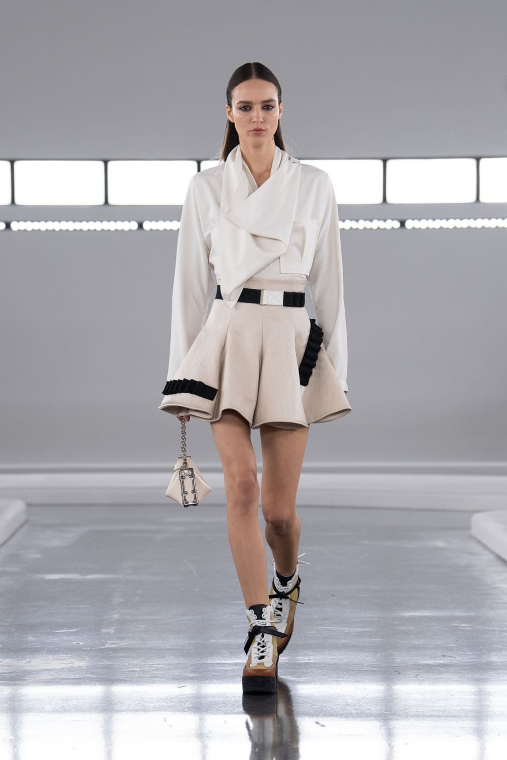 Louis Vuitton antes del otoño 2024 Shanghai Runway Revista (48)