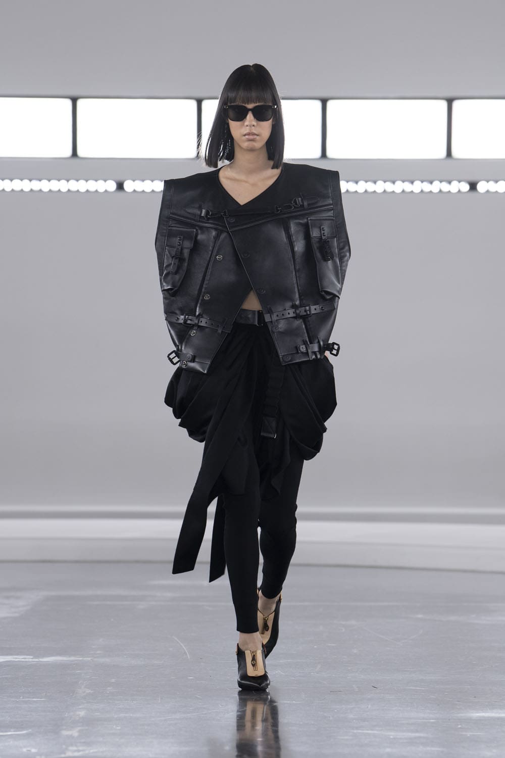 Louis Vuitton antes del otoño 2024 Shanghai Runway Revista (50)